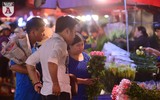 Chợ hoa Quảng Bá sôi động trước ngày Quốc tế Phụ nữ 8-3